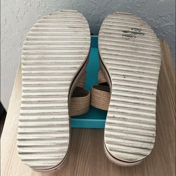 Steve Madden, Basket Weave Wedges - Picture 6 of 6